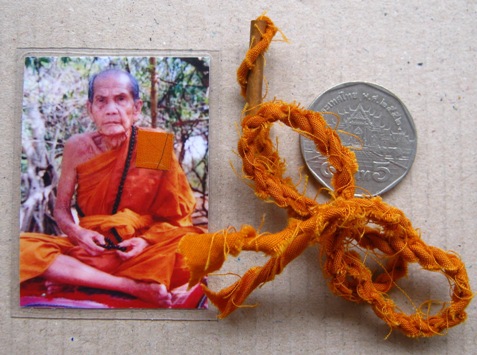 2in1 ตะกรุดชายจีวรหลวงพ่อคูณวัดบ้านไร่ จ นครราชสีมา+รูป ขนาด2.0x1.5นิ้ว หลวงปู่หมุน วัดบ้านจาน จ.ศรี