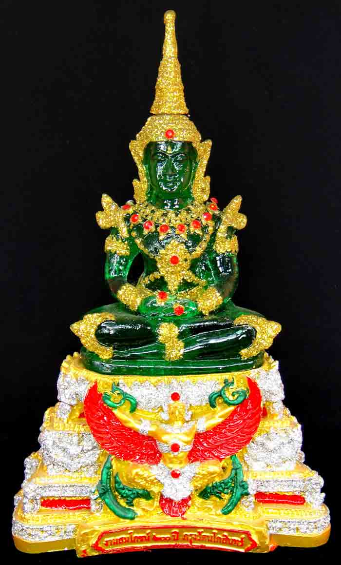 พระแก้วมรกต ทรงเครื่องฤดูร้อน งานพุทธศิลป์ประณีตสวยงามมาก ขนาดหน้าตักกว้าง 4.5 นิ้ว ฐาน 7x4.5 นิ้ว ส