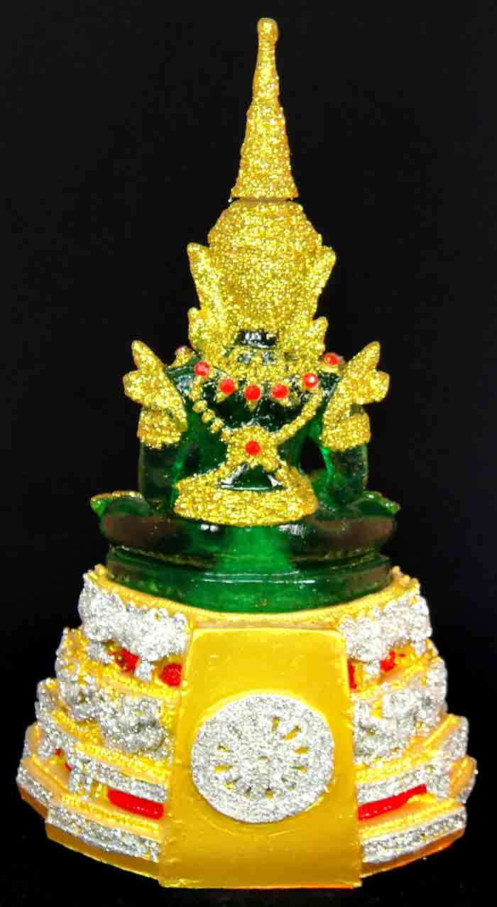 พระแก้วมรกต ทรงเครื่องฤดูร้อน งานพุทธศิลป์ประณีตสวยงามมาก ขนาดหน้าตักกว้าง 4.5 นิ้ว ฐาน 7x4.5 นิ้ว ส