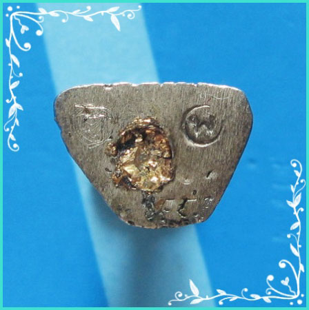 ...ลป.ศุข วัดปากคลองมะขามเฒ่า พระรูปหล่อลอยองค์ เนื้อเงินแท้ อุดผงปิดทองเปลว ตอกโค้ด และมีรอยจาร...