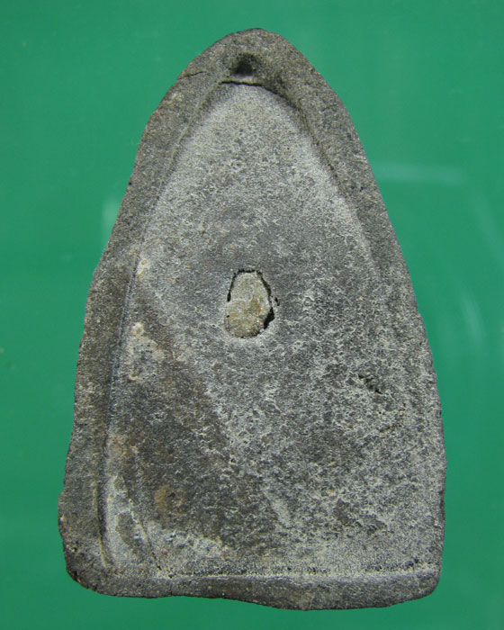 ล.ป.ทวด เนื้อว่าน ล.พ.แดง วัดศรีมหาโพธิ์ รุ่นห้าแชะ พิมพ์เตารีด