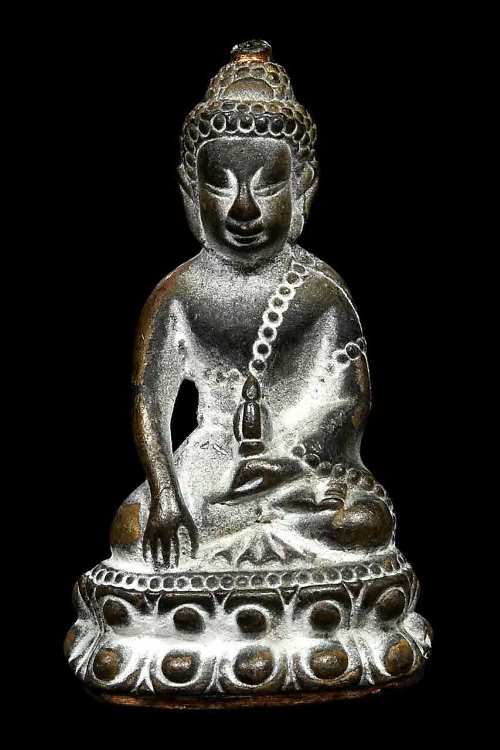 พระกริ่งไจยะเบงชร ครูบาอิน วัดฟ้าหลั่ง ปี 2545 เนื้อนวะโลหะผิวเดิม หมายเลข 258
