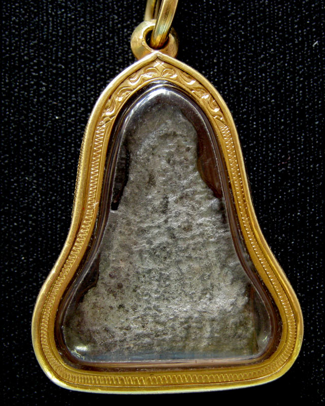 พระร่วงนั่งกรุช่างกล ลพบุรี