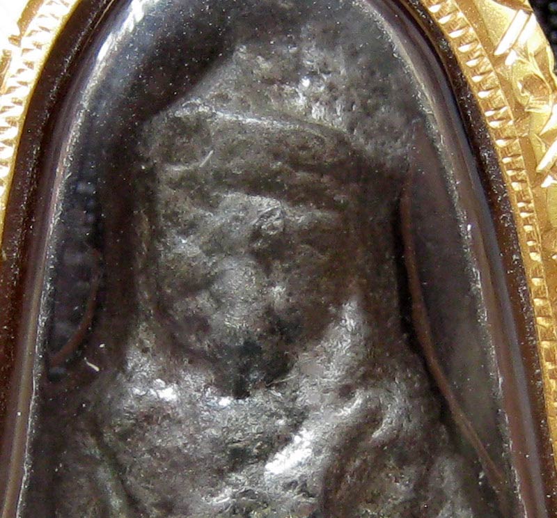 พระร่วงนั่งกรุช่างกล ลพบุรี