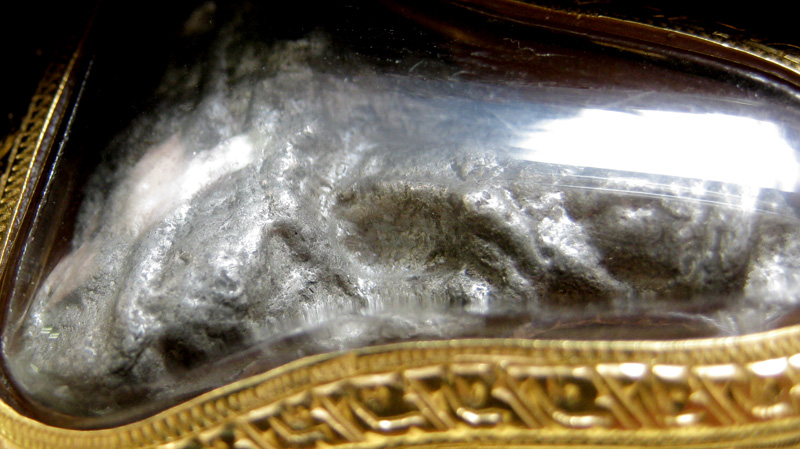 พระร่วงนั่งกรุช่างกล ลพบุรี