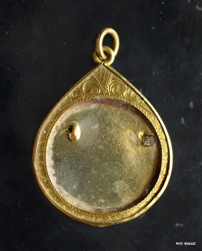 เข็มกลัดพระพุทธเจ้ากะไหล่ทองลงยา 