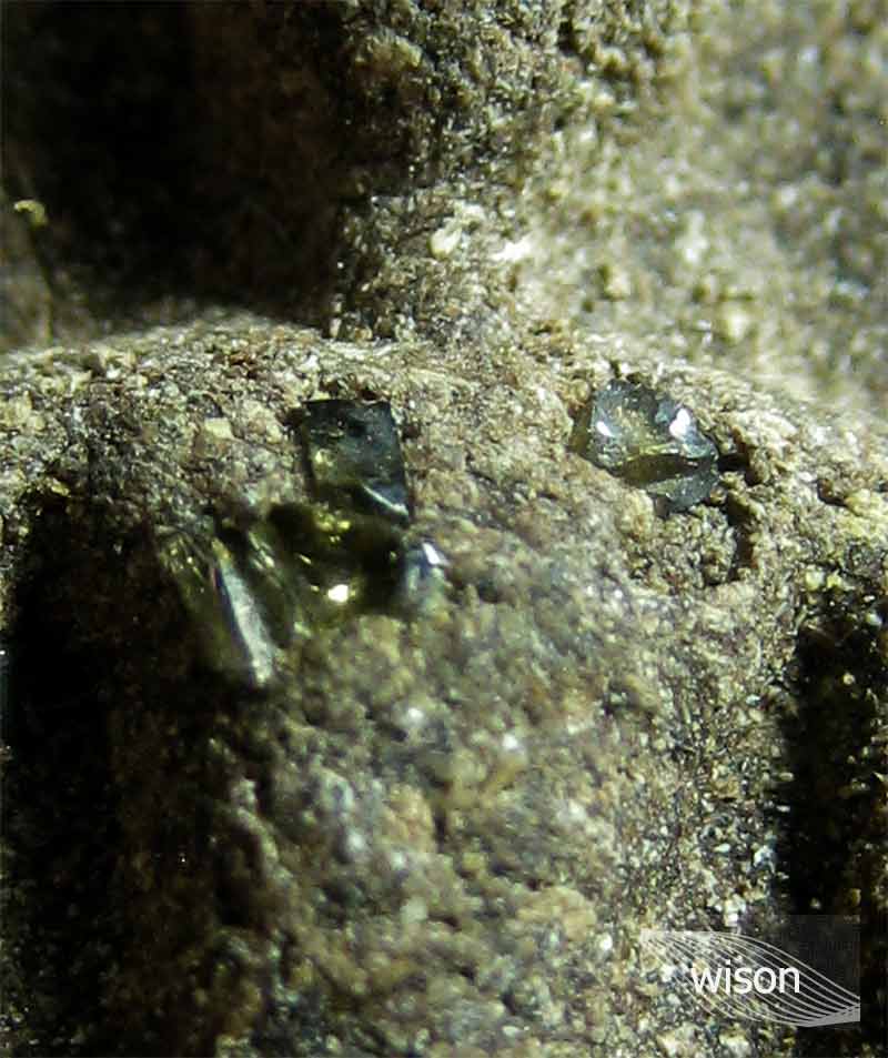 สมเด็จวัดโนนผึ้ง หลวงปู่หมุน วัดบ้านจาน เนื้อผงผสมว่าน ๑๐๘ ปี ๒๕๔๐