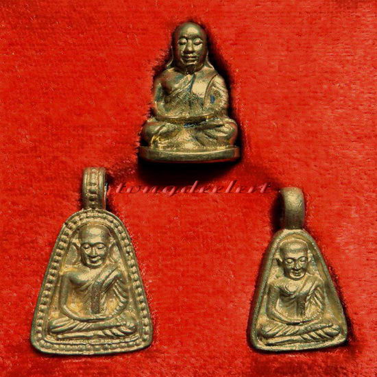 พระหลวงพ่อเงิน วัดบางคลาน รุ่นฉัตรมงคล ปี 2535 สวยสมบูรณ์มากพร้อมกล่องเดิมค่ะ