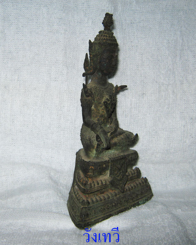 พระบูชารัตนะทรงเครื่อง