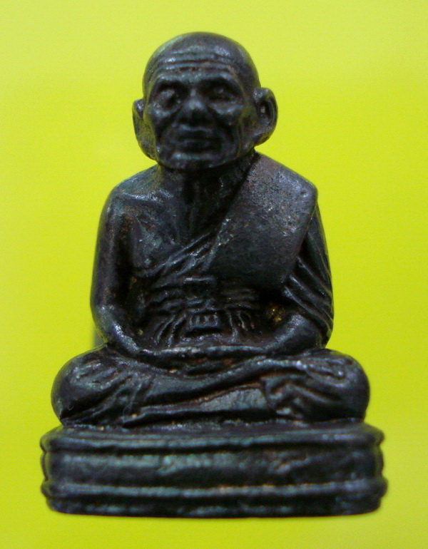 ลป.ทวด 101 ปี เนื้อนวะแก่เงิน หมายเลข 237 (เคาะเดียว) ต่ำกว่าทุน