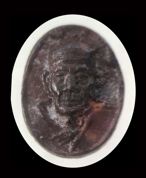  	 เหรียญเม็ดยา หลวงปู่หมุน รุ่น มหาสมปรารถนา ปี43 หน้าไม่แตก บล็อคทองคำ ผิวแช่น้ำมนต์ สภาพสวย