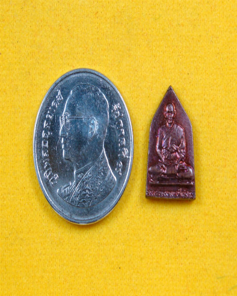 หลวงปู่ดู่ พิมพ์ห้าเหลี่ยม เนื้อทองแดงผิวไฟ