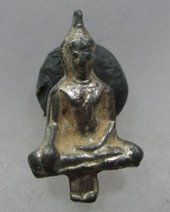 20 บาท พระยอดธง เนื้อตะกั่วกะไหล่เงินไม่ทราบที่ครับ