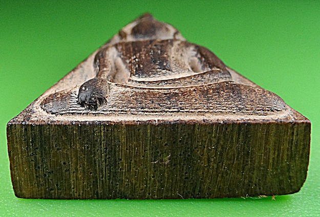 พระนางพญาเนื้อไม้พยุง หลวงพ่อสิน วัดละหารใหญ่(2)