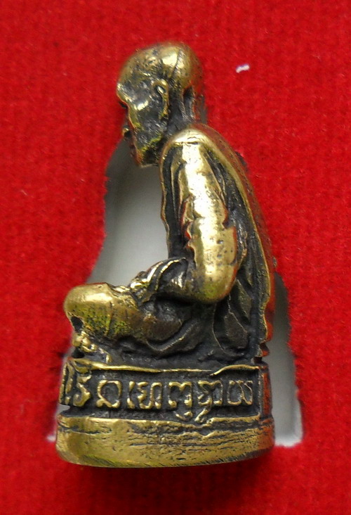 รูปหล่อหลวงพ่อสงฆ์ปี2520สวยเดิมๆอุดกริ่งดังดีครับ(กล่องเดิม)