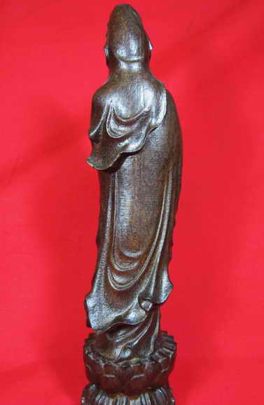 เจ้าแม่กวนอิมแกะจากไม้มงคล งดงามมาก ขนาดสูง 8.5 นิ้ว เคาะแรกถึงขั้นต่ำ 1050