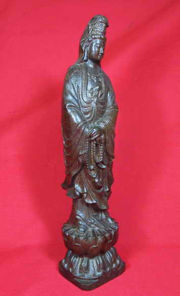 เจ้าแม่กวนอิมแกะจากไม้มงคล งดงามมาก ขนาดสูง 8.5 นิ้ว เคาะแรกถึงขั้นต่ำ 1050