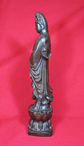 เจ้าแม่กวนอิมแกะจากไม้มงคล งดงามมาก ขนาดสูง 8.5 นิ้ว เคาะแรกถึงขั้นต่ำ 1050