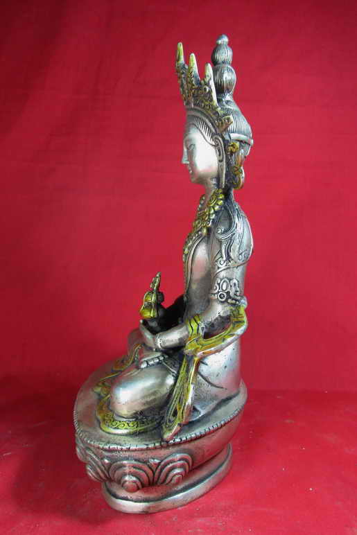  เจ้าแม่กวนอิม เนื้อโลหะกะไหล่เงิน ฐานกว้าง 5 นิ้ว สูง 8.5 น ิ้วว เคาะแรกถึงขั้นต่ำ 1700