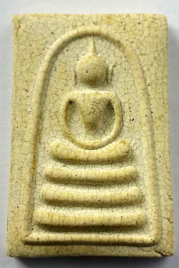 พระสมเด็จวัดระฆัง พิมพ์อกครุฑเศียรบาตร เนื้อแตกลายงา รุ่น M16 หลวงปู่หมุน หลวงพ่อคูณ ปลุกเสก ปี 2546