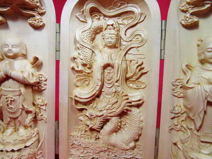  	  เจ้าแม่กวนอิมพร้อมลกศิษย์ กิมท้ง เง็กนึ่ง แกะจากไม้มงคล แกะไ ด้ละเอียดสวยงามมาก ขนาด กว้าง 5 นิ้