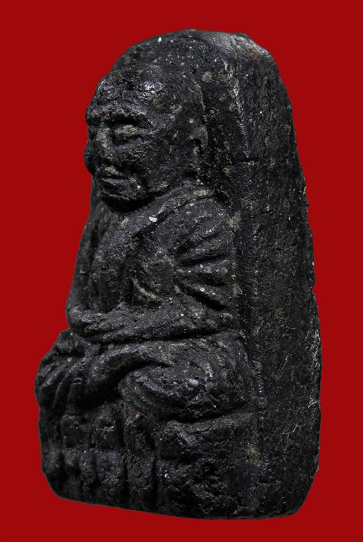 หลวงปู่ทวด เนื้อว่าน พิมพ์พระรอด ปี 24