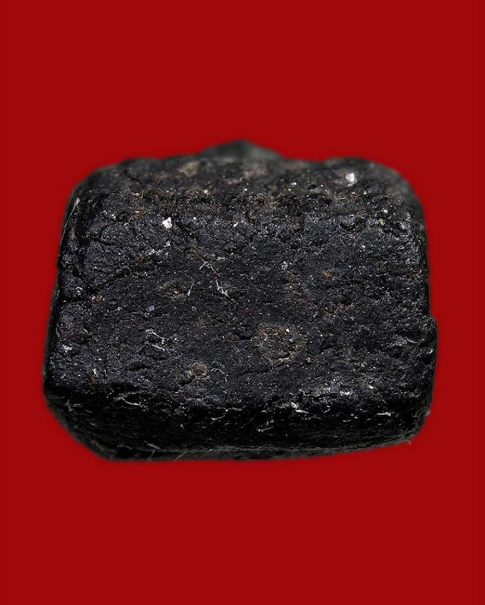 หลวงปู่ทวด เนื้อว่าน พิมพ์พระรอด ปี 24