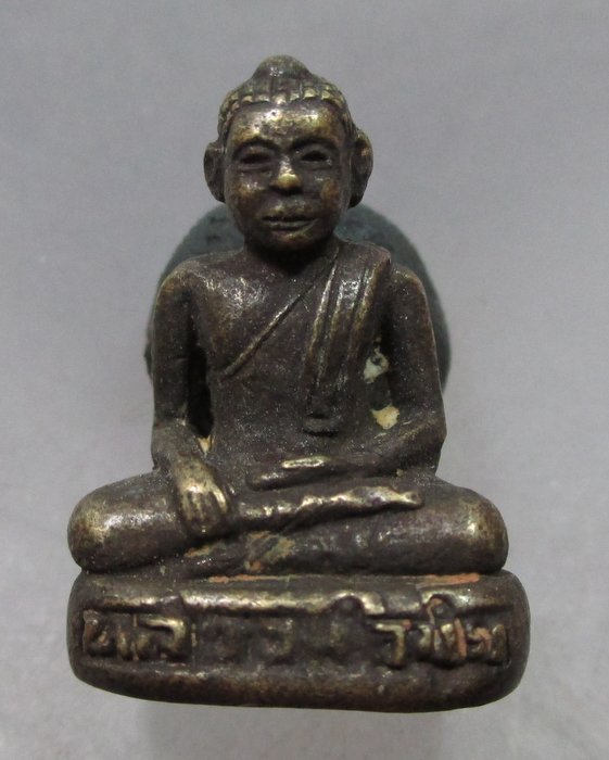 รูปหล่อพระพุทธ ไม่ทราบที่ครับ