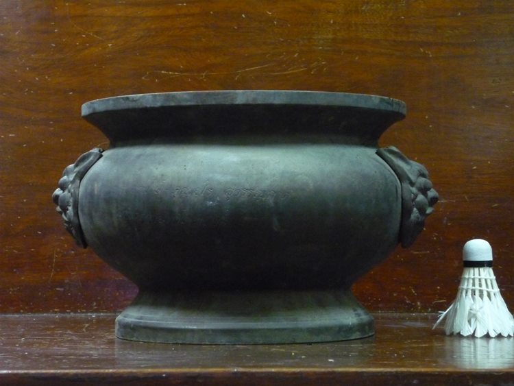 กระถางธูปหัวสิงห์ ไซร์ใหญ่ ...../000