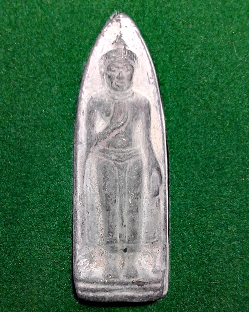 พระร่วงเจริญพร วัดมงคลนิมิตร ปี๒๕๕๓ จ.สุโขทัย กล่องเดิม สวยๆครับ