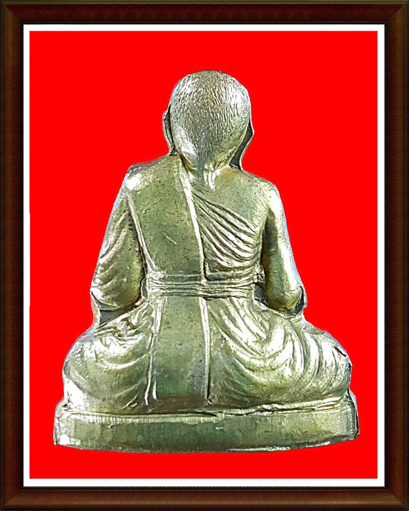 รูปเหมือนปั๊ม เข่ากว้าง ลพ.ไสว วัดปรีดาราม 2