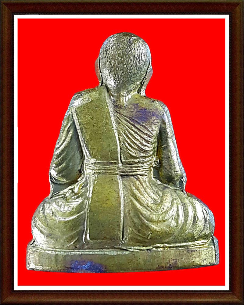 รูปเหมือนปั๊ม เข่ากว้าง ลพ.ไสว วัดปรีดาราม 1