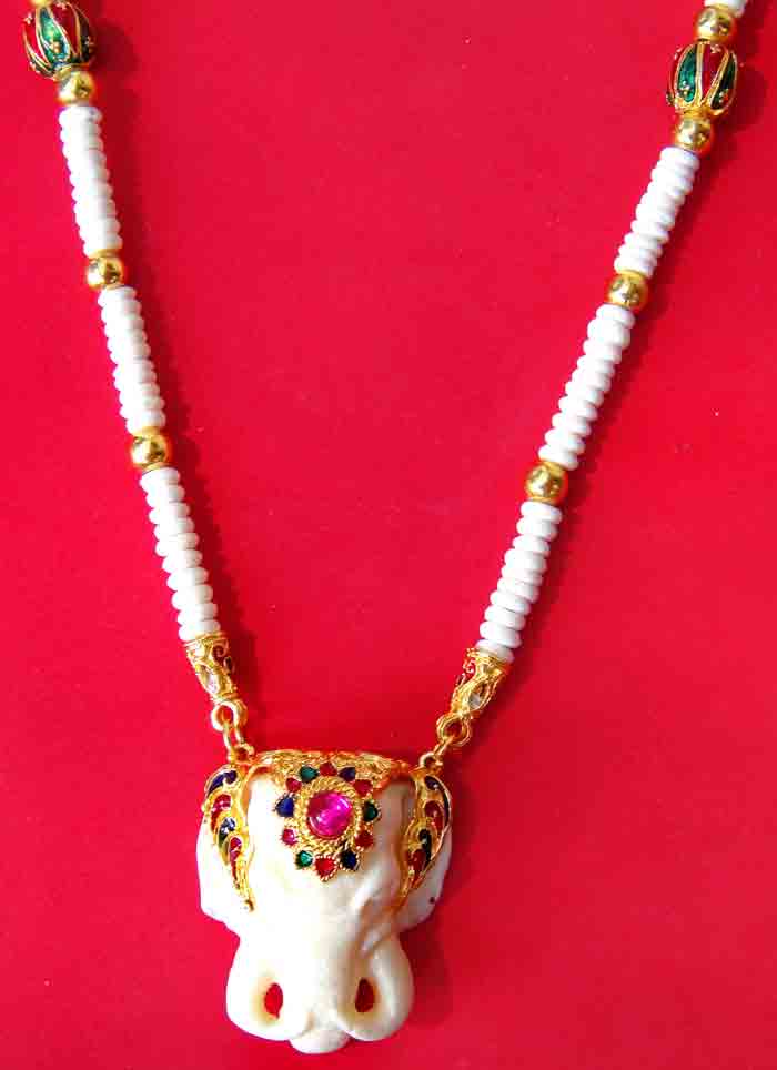 ***สร้อยคล้องพระเม็ดเรซิ่นหัวช้างลวดลายแบบสุโขทัยโบราณ ชุบกะไหล่ทองความยาว 25 นิ้ว ขนาดศูนย์กลางเม็ด