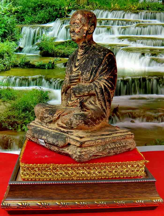 พระบูชาสมเด็จพุฒาจารย์(โต พรหมรังษี) เนื้อเนื้อศิลาแลงหล่องานฝีมือพุทธศิลปประณีตสวยงาม ขนาดหน้าตัก ๕