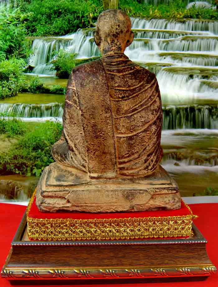 พระบูชาสมเด็จพุฒาจารย์(โต พรหมรังษี) เนื้อเนื้อศิลาแลงหล่องานฝีมือพุทธศิลปประณีตสวยงาม ขนาดหน้าตัก ๕