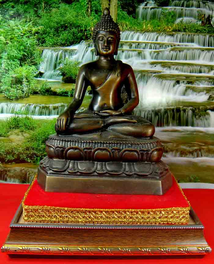 พระพุทธรูปศิลปะแบบสมัยเชียงแสน เนื้อทองเหลืองรมมันปู พุทธศิลป์ประณีตสวยงามมาก ขนาดหน้าตัก ๕ นิ้ว ขนา