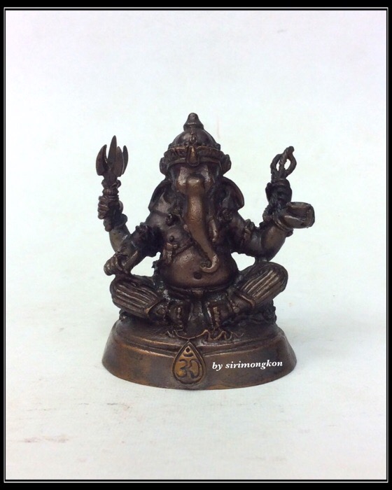 พระพิฆเนศ กรมศิลปากร ปี50 ขนาดบูชา สูง 2.5 นิ้ว หน้าตัก 1.8 นิ้ว เนื้อโลหะรมดำ No.295