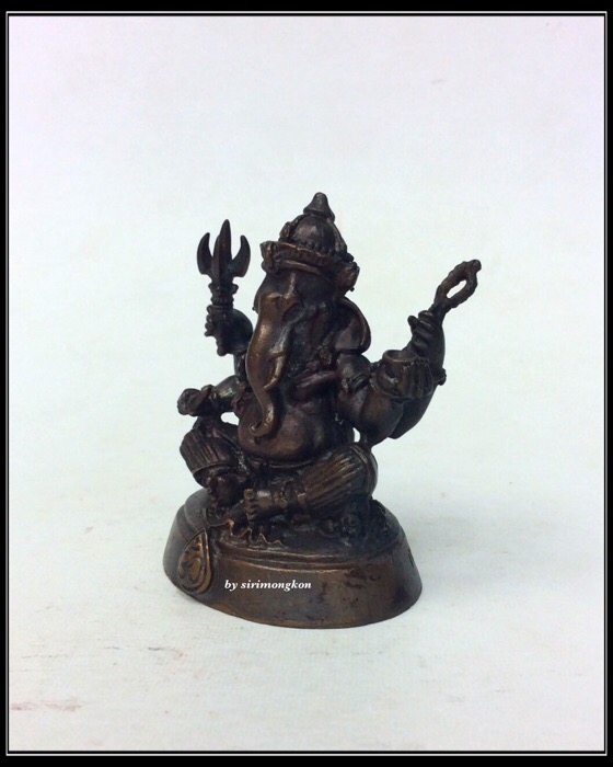 พระพิฆเนศ กรมศิลปากร ปี50 ขนาดบูชา สูง 2.5 นิ้ว หน้าตัก 1.8 นิ้ว เนื้อโลหะรมดำ No.295