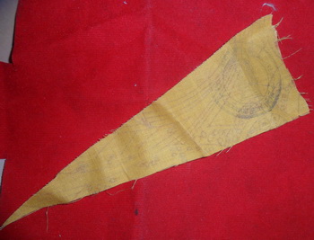 ธงเหลือง ผ้าห่่มพระแจกงานผูกพัธสีมาวัดท่าซุง หลวงพ่อฤษีลิงดำ สร้างปี2528