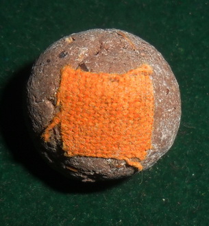 ลูกอมเนื้อผงปิดจีวร หลวงปู่มหุน ฐิตสีโล รุ่นเสาร์ ๕ บูชาครู