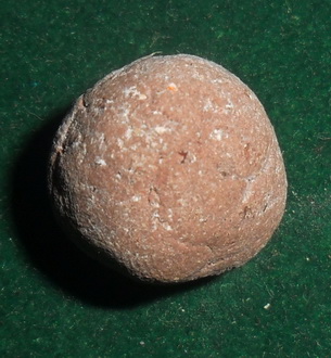 ลูกอมเนื้อผงปิดจีวร หลวงปู่มหุน ฐิตสีโล รุ่นเสาร์ ๕ บูชาครู