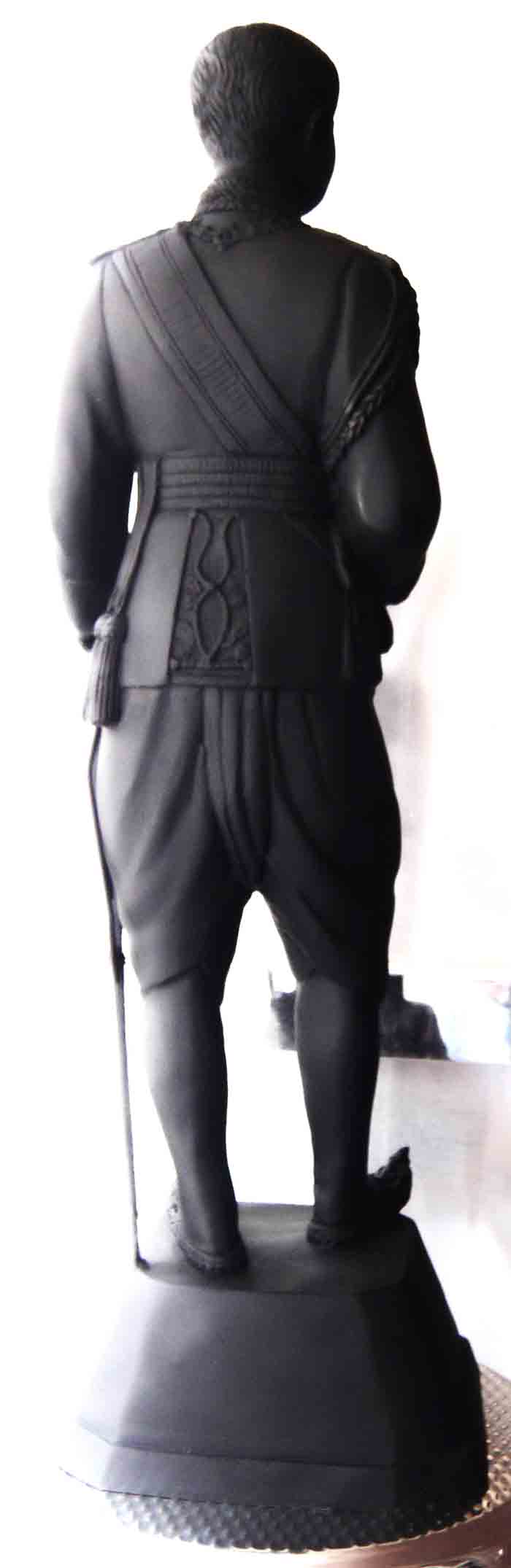 รูปหล่อในหลวงเสด็จพ่อรัชกาลที่ 5 ขนาดบูชาสวยงามสง่า