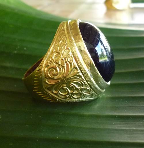 แหวนทองสตางค์ สำหรับผู้ชาย สวมใส่เสริมราศีประจำวัน ของใหม่ ด้านข้างตอกลาย เสริมสิริมงคลครับ หัวสีดำ