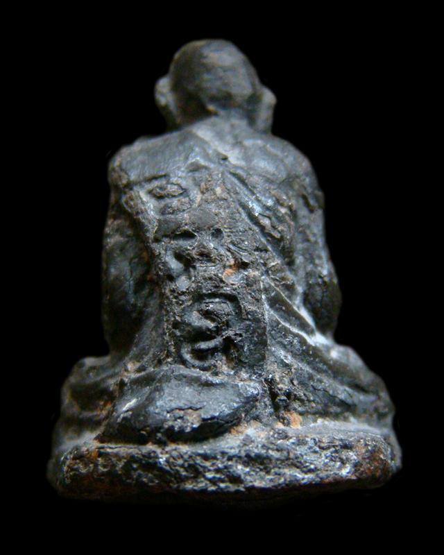 รูปหล่อโบราณ100ปี เนื้อแร่ หลวงพ่อเขียน ธมฺมรกฺขิโต วัดสำนักขุนเณร  จ.พิจิตร ครับ