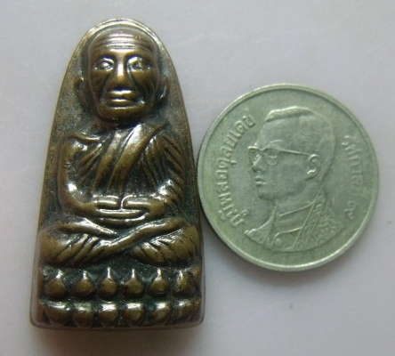 **วัดใจ**หลวงปู่ทวดหลังหนังสือ วัดช้างให้ ปี ๒๕๕๕**ตอกโค้ด สวยๆ เชิญชมครับ