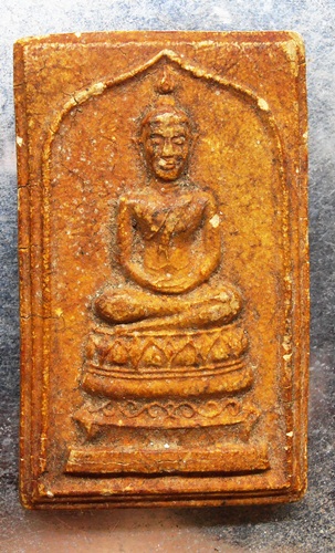 พระผงองค์ใหญ่ที่ระลึก ส.นิธิเจริญ ปี14หลวงพ่อกวยปลุกเสกครับ