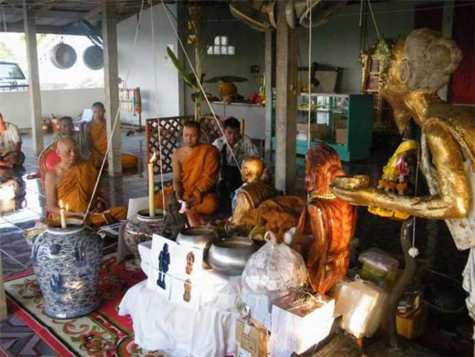 ปรกใบมะขามเนื้อเงิน หลวงพ่อสาคร วัดหนองกรับ