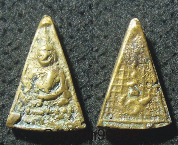 เหรียญหล่อโบราณหลวงพ่อเพชร หลวงพ่อทวี วัดโรงช้าง พิจิตรครับ ปี ๙๘ ครับผม 