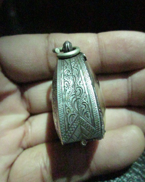 ตลับเงินปิดหลัง