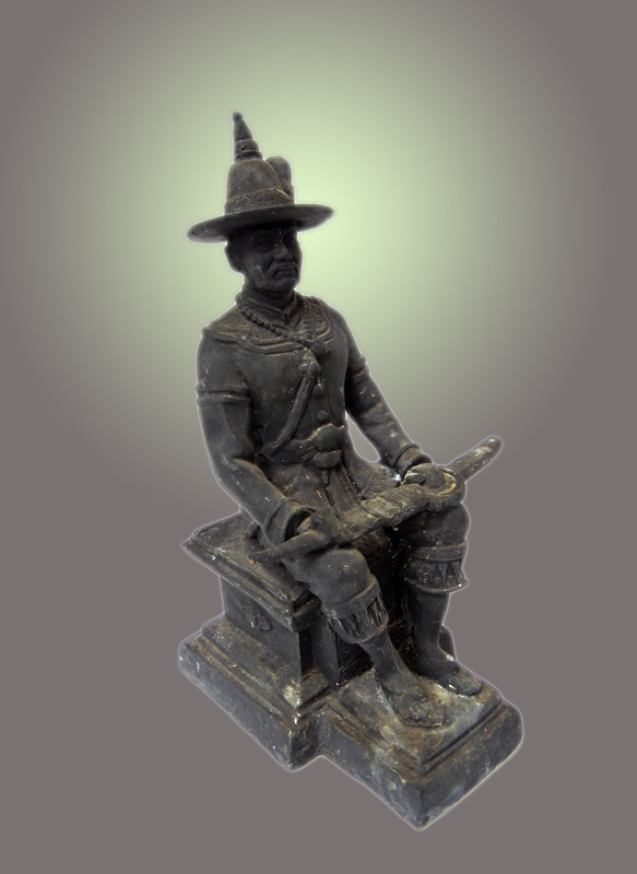 พระบูชา สมเด็จพระเจ้าตากสินมหาราช เนื้อโลหะเก่า จากหิ้ง สวย